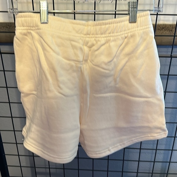 - balance sweatshort by Rumored. Nwt. Comparable with Lululemon. Eggshell color - Picture 4 of 4